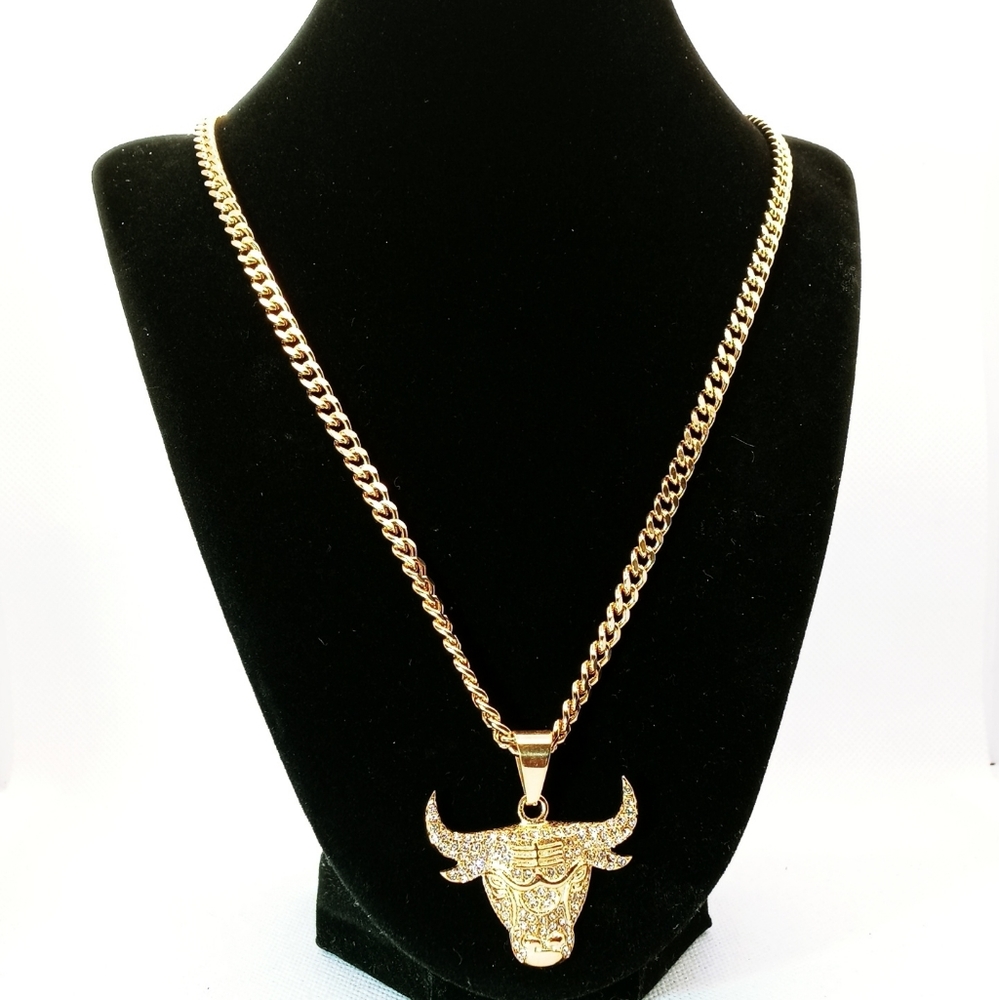 18kt gold filled cuban link & iced bulll pendant